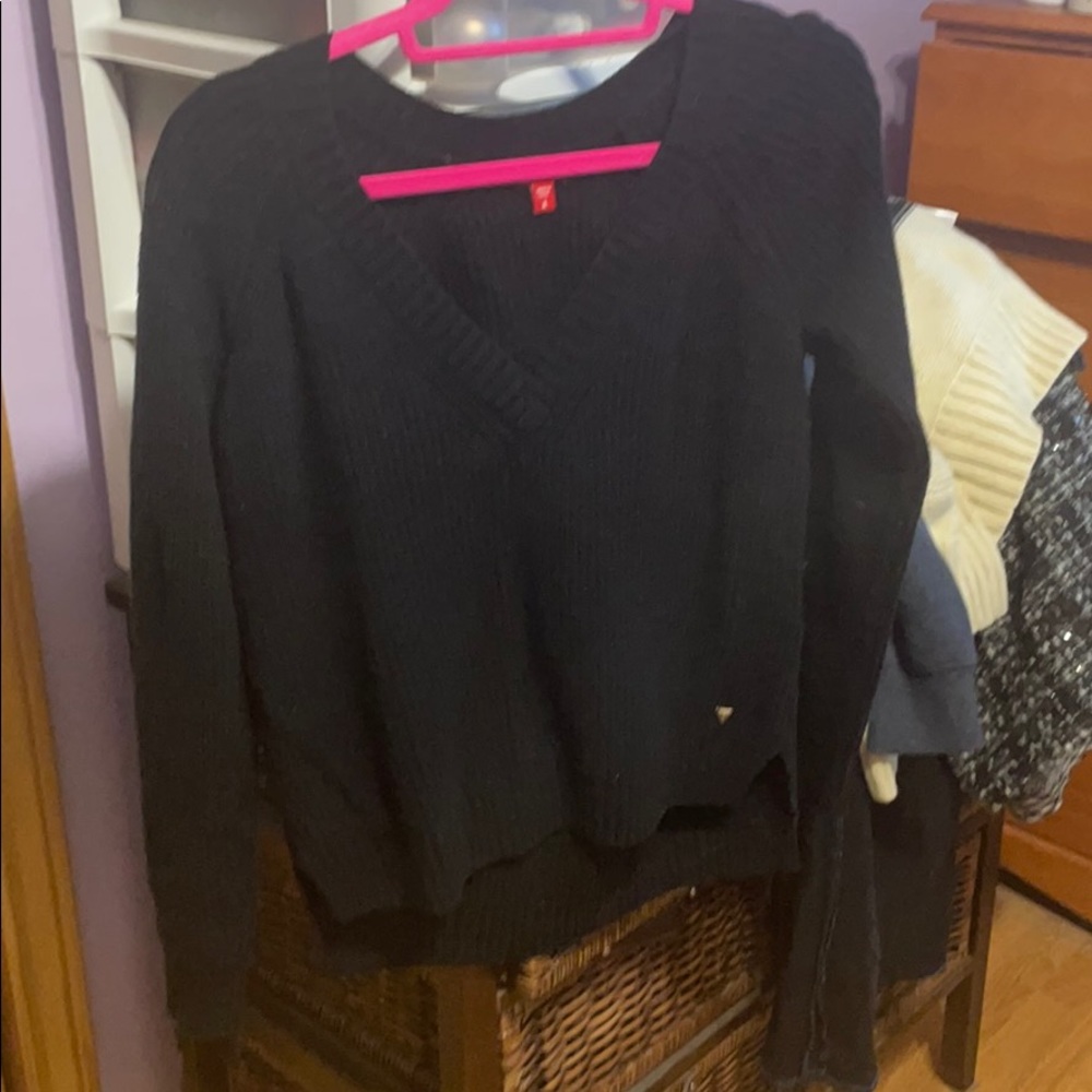 Black Guess sweater